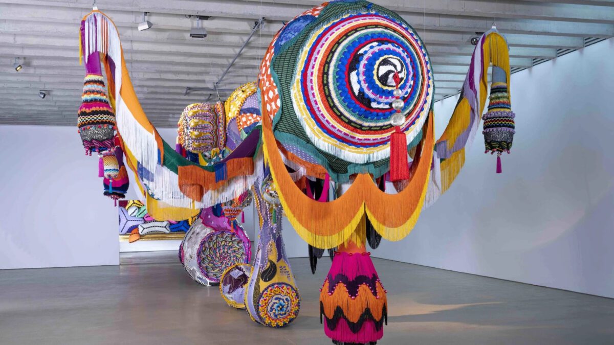 L’Art Monumental de Joana Vasconcelos S’invite à Rabat pour un Dialogue Culturel